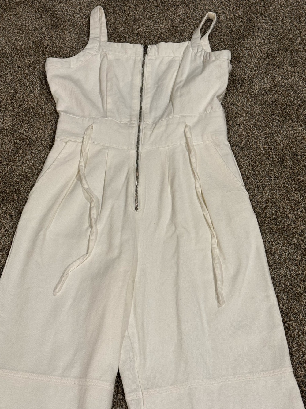 Forever 21 White Wide-Leg Denim Jumpsuit with Front Zip and Back Cutout size Med - Picture 4 of 12